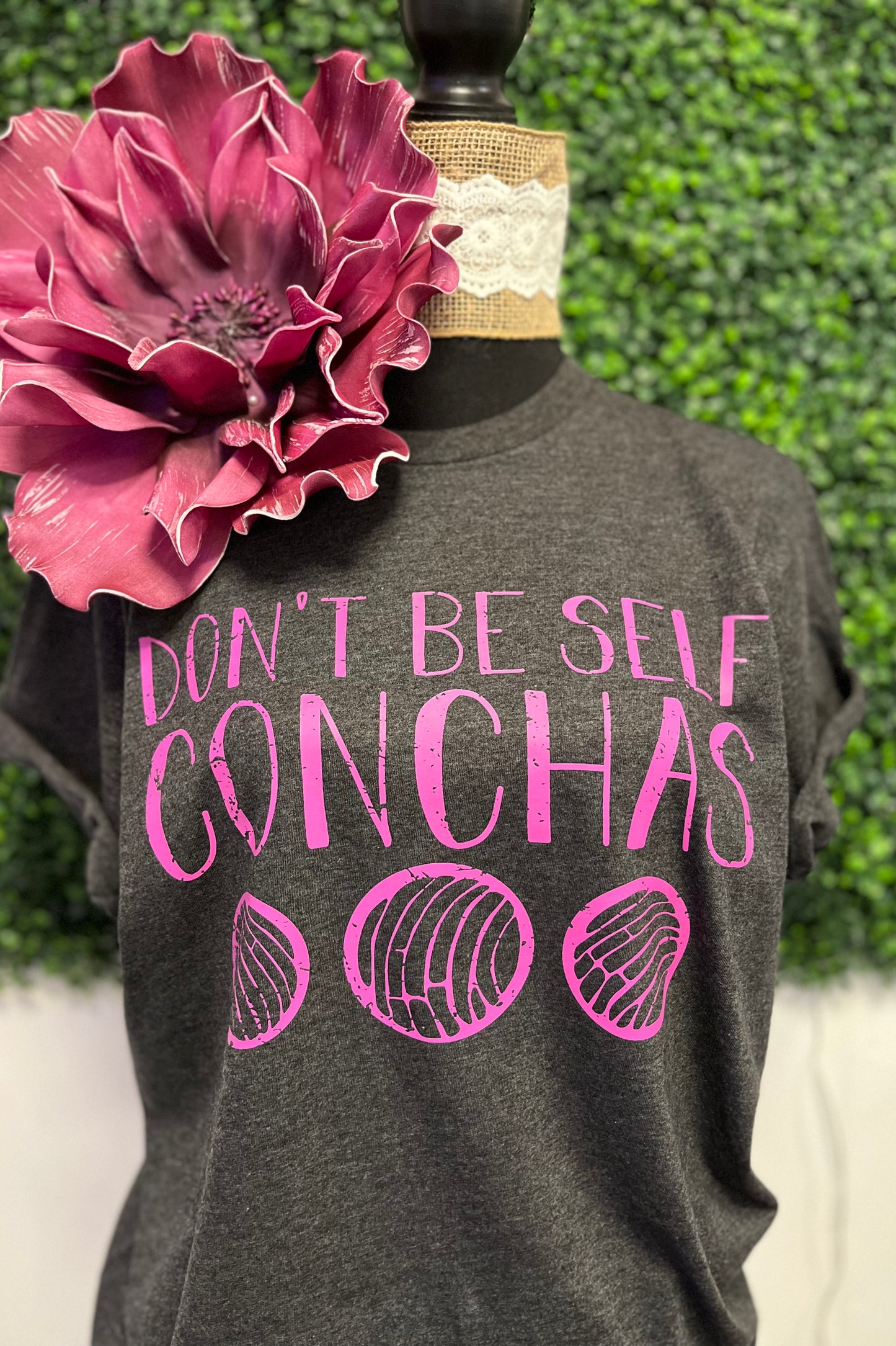 Don't Be Self Conchas tee